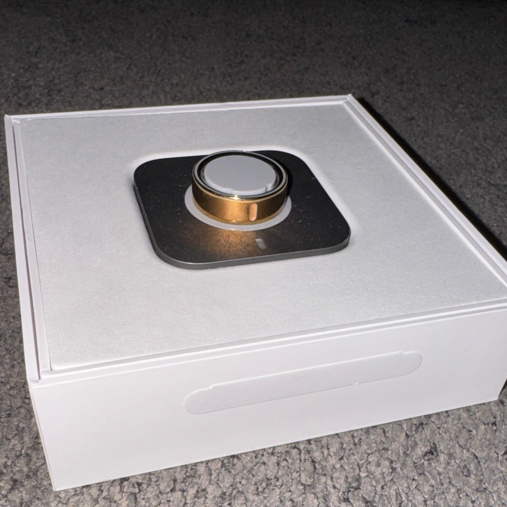 Oura rose gold Wearable Ring